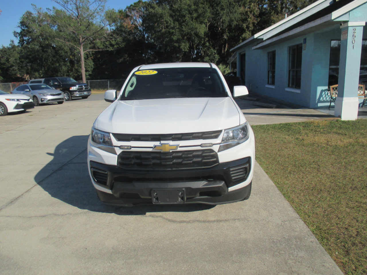 2022 Chevrolet Colorado LT photo 3
