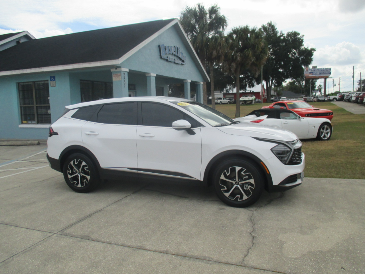 2025 Kia Sportage EX photo 4