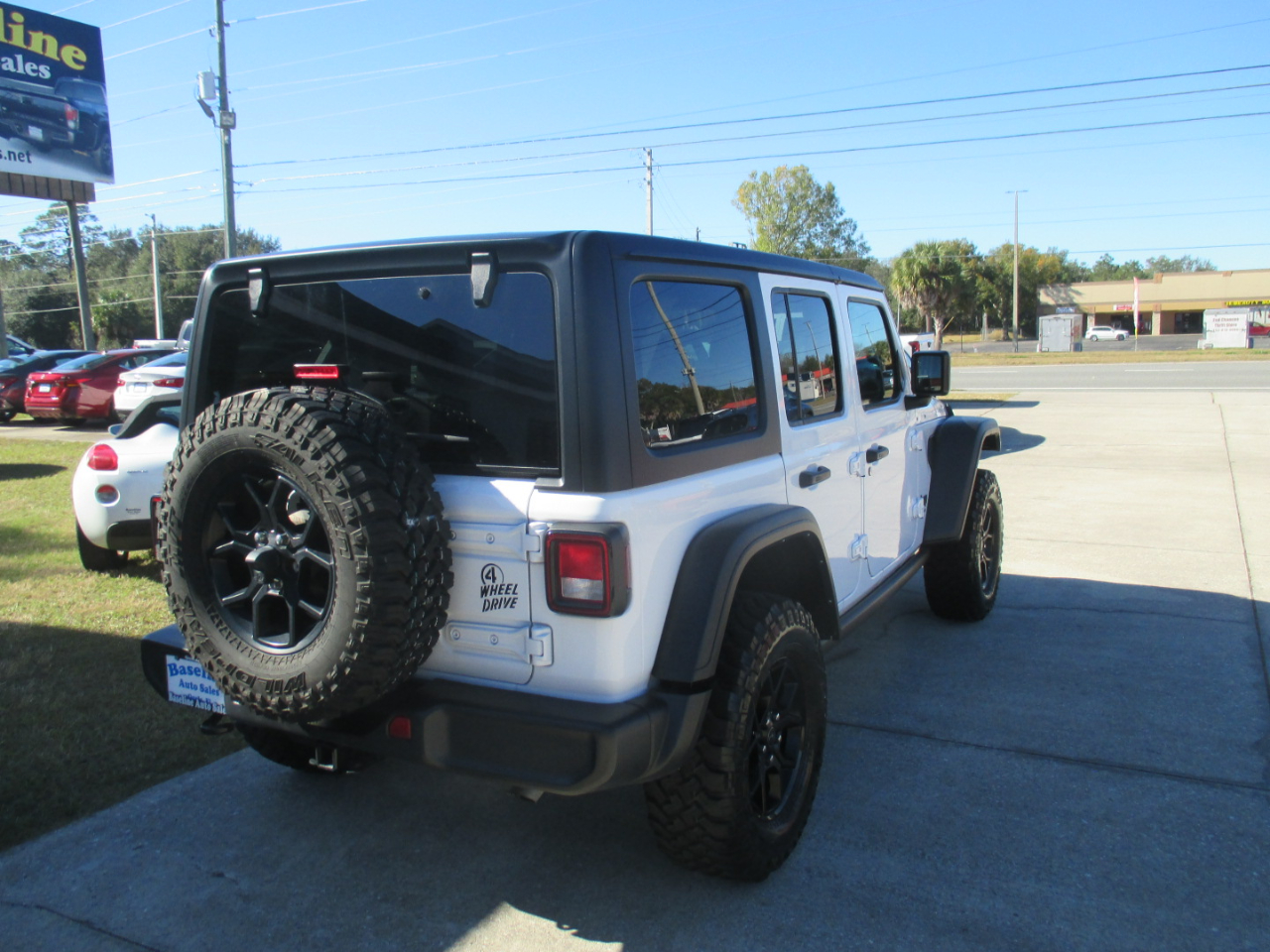 Jeep Wrangler Willys 2024