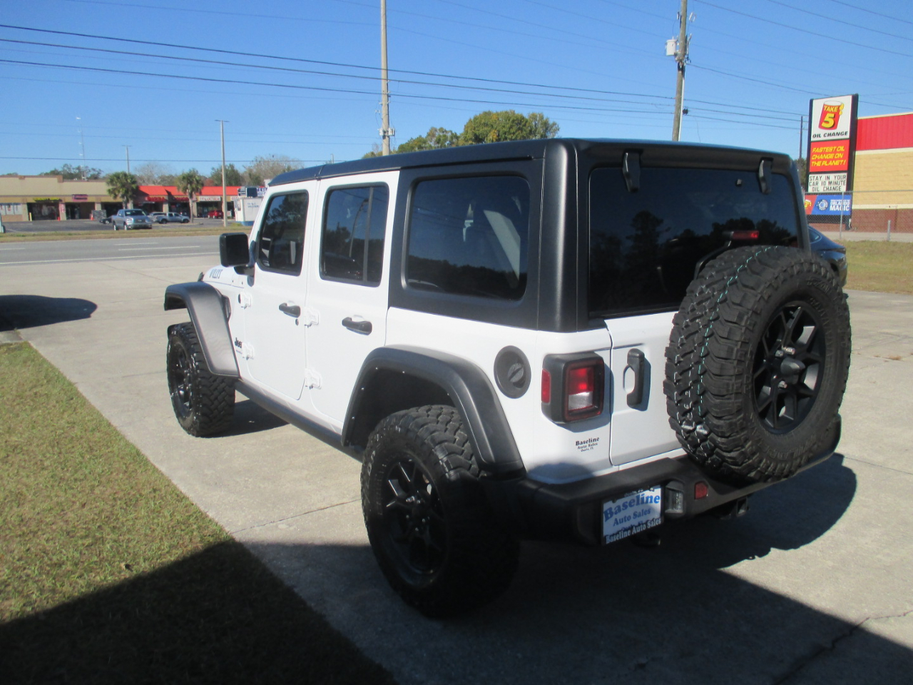 Jeep Wrangler Willys 2024