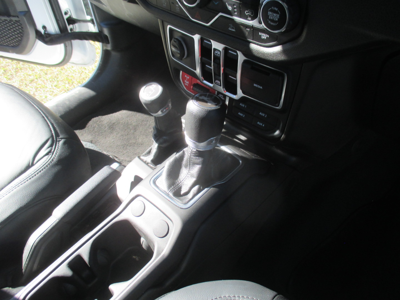 Jeep Wrangler Willys 2024