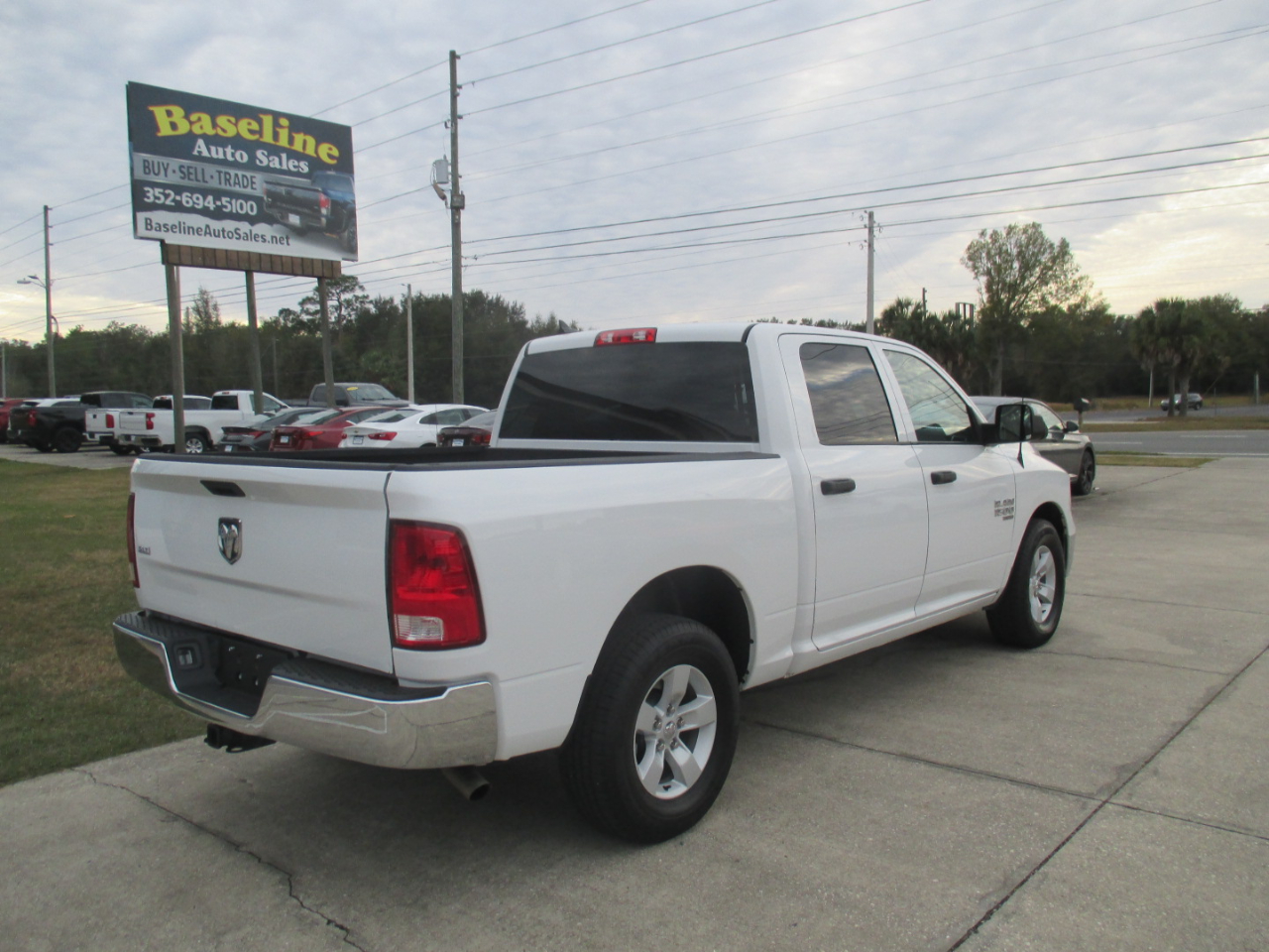 RAM 1500 Classic Tradesman Crew Cab SWB 2WD 2023