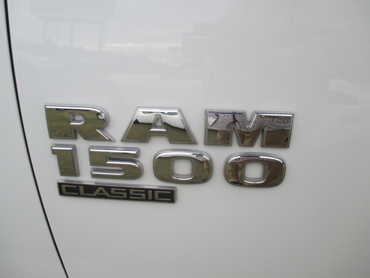 RAM 1500 Classic Tradesman Crew Cab SWB 2WD 2023