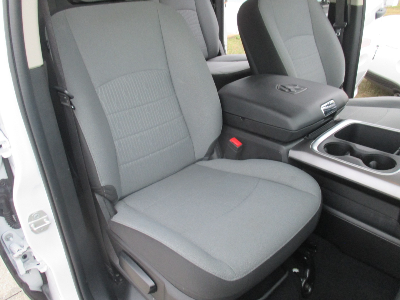 RAM 1500 Classic Tradesman Crew Cab SWB 2WD 2023