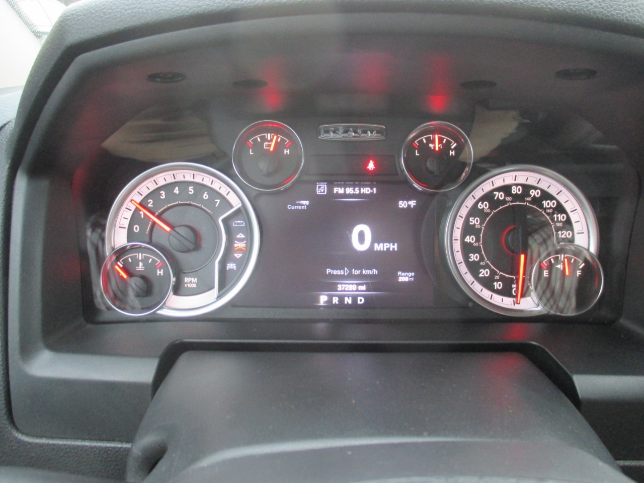 RAM 1500 Classic Tradesman Crew Cab SWB 2WD 2023