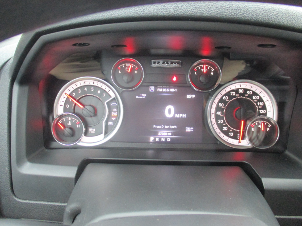 RAM 1500 Classic Tradesman Crew Cab SWB 2WD 2023