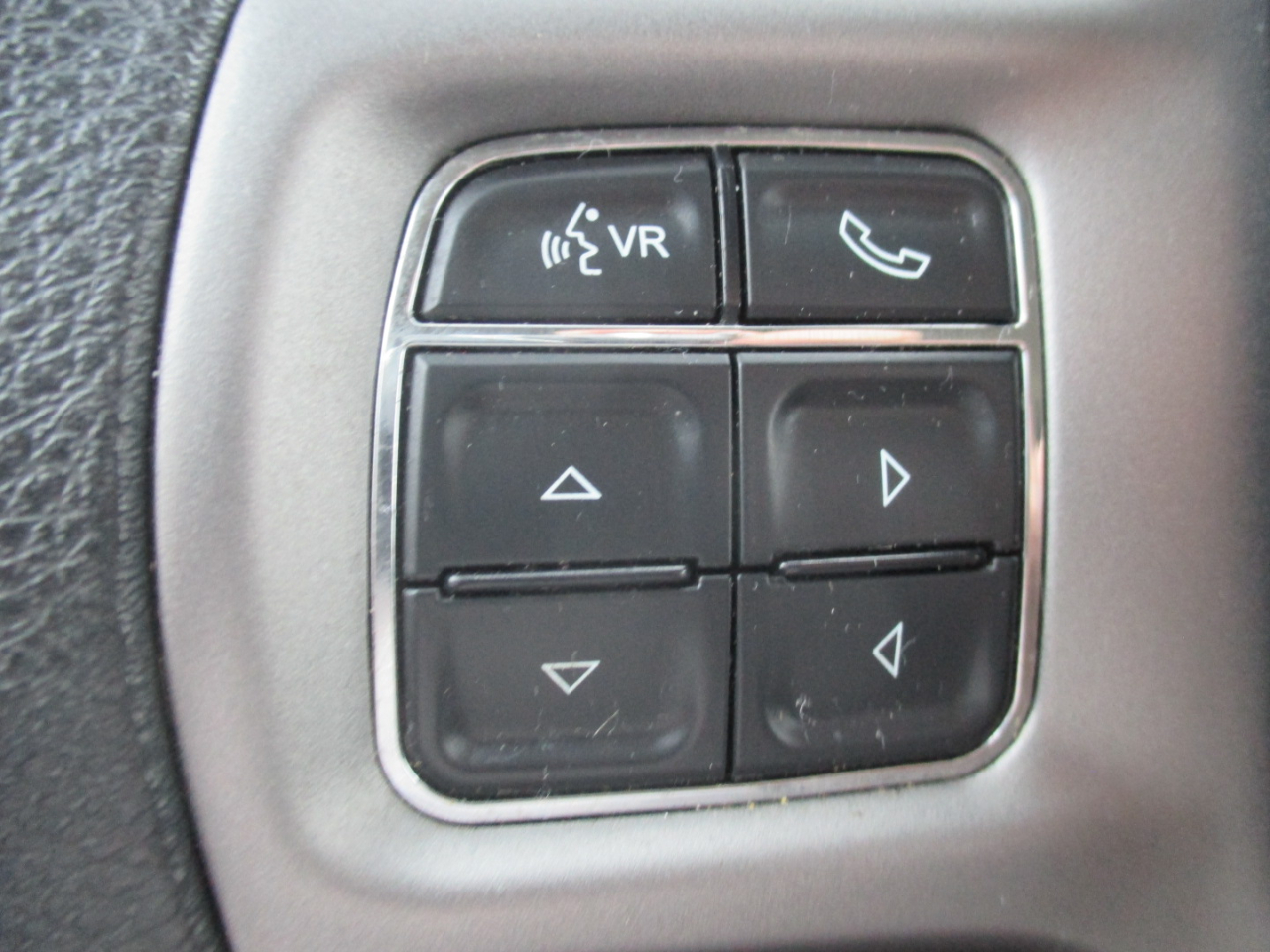 RAM 1500 Classic Tradesman Crew Cab SWB 2WD 2023