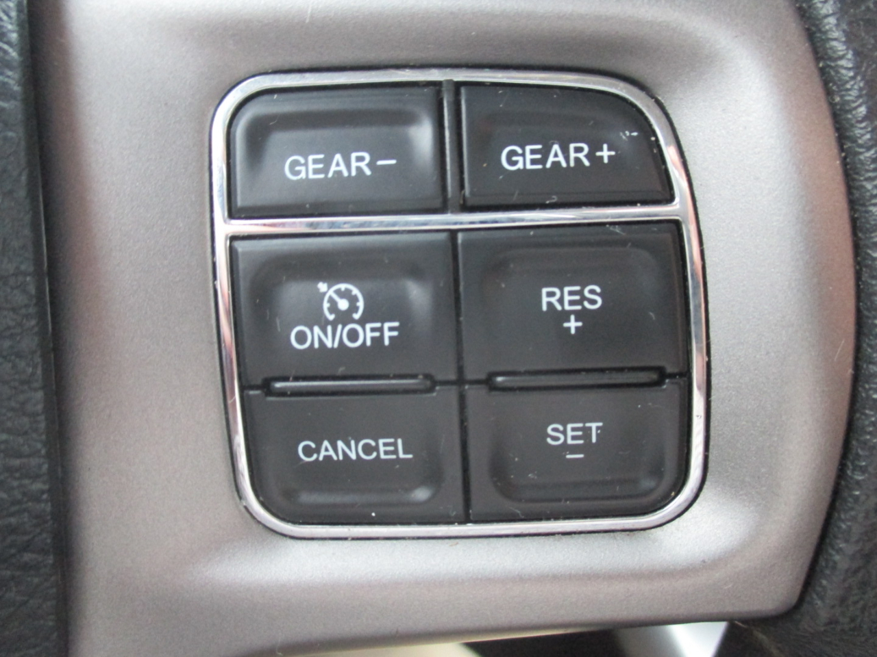 RAM 1500 Classic Tradesman Crew Cab SWB 2WD 2023