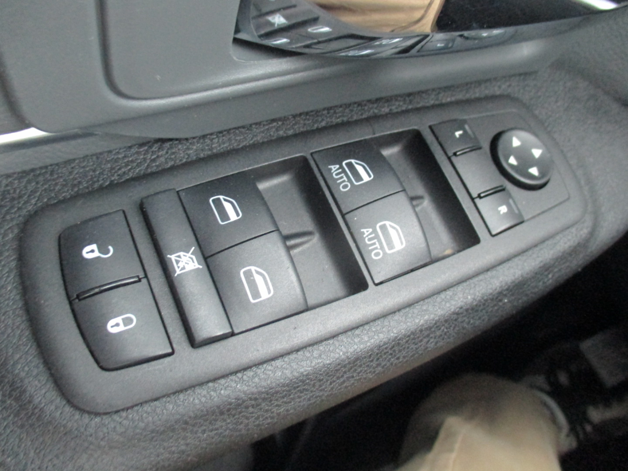 RAM 1500 Classic Tradesman Crew Cab SWB 2WD 2023