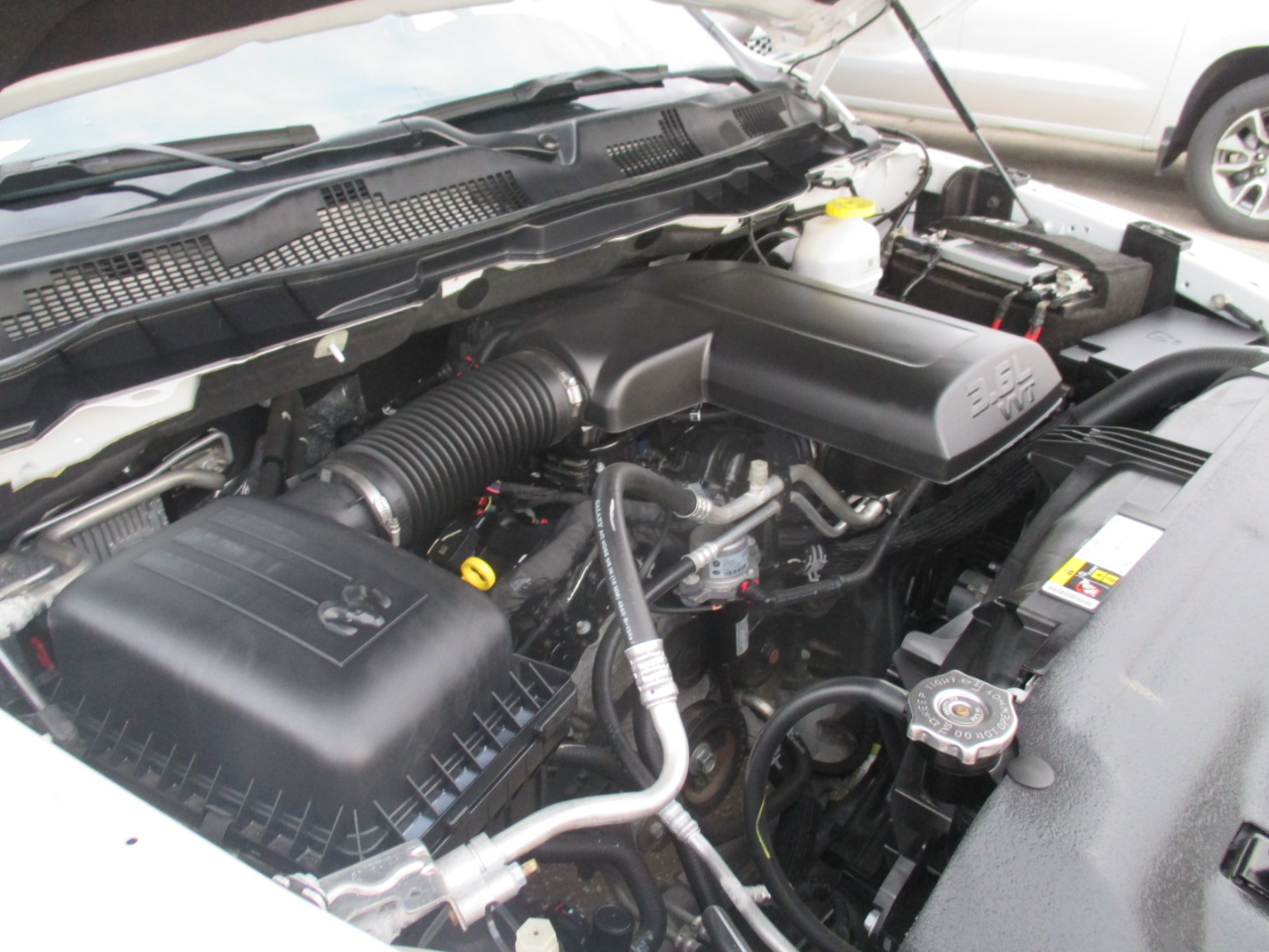 RAM 1500 Classic Tradesman Crew Cab SWB 2WD 2023