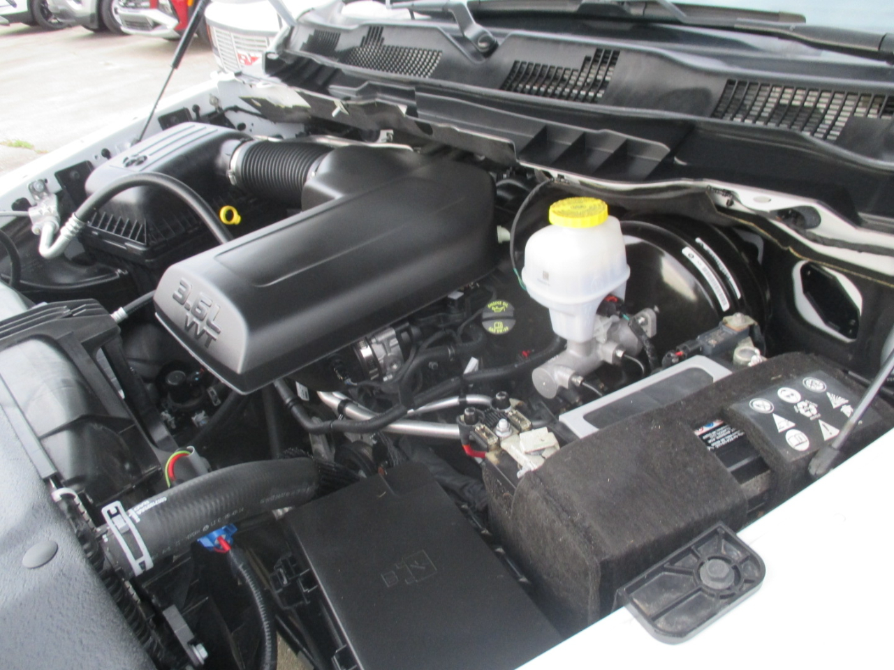 RAM 1500 Classic Tradesman Crew Cab SWB 2WD 2023