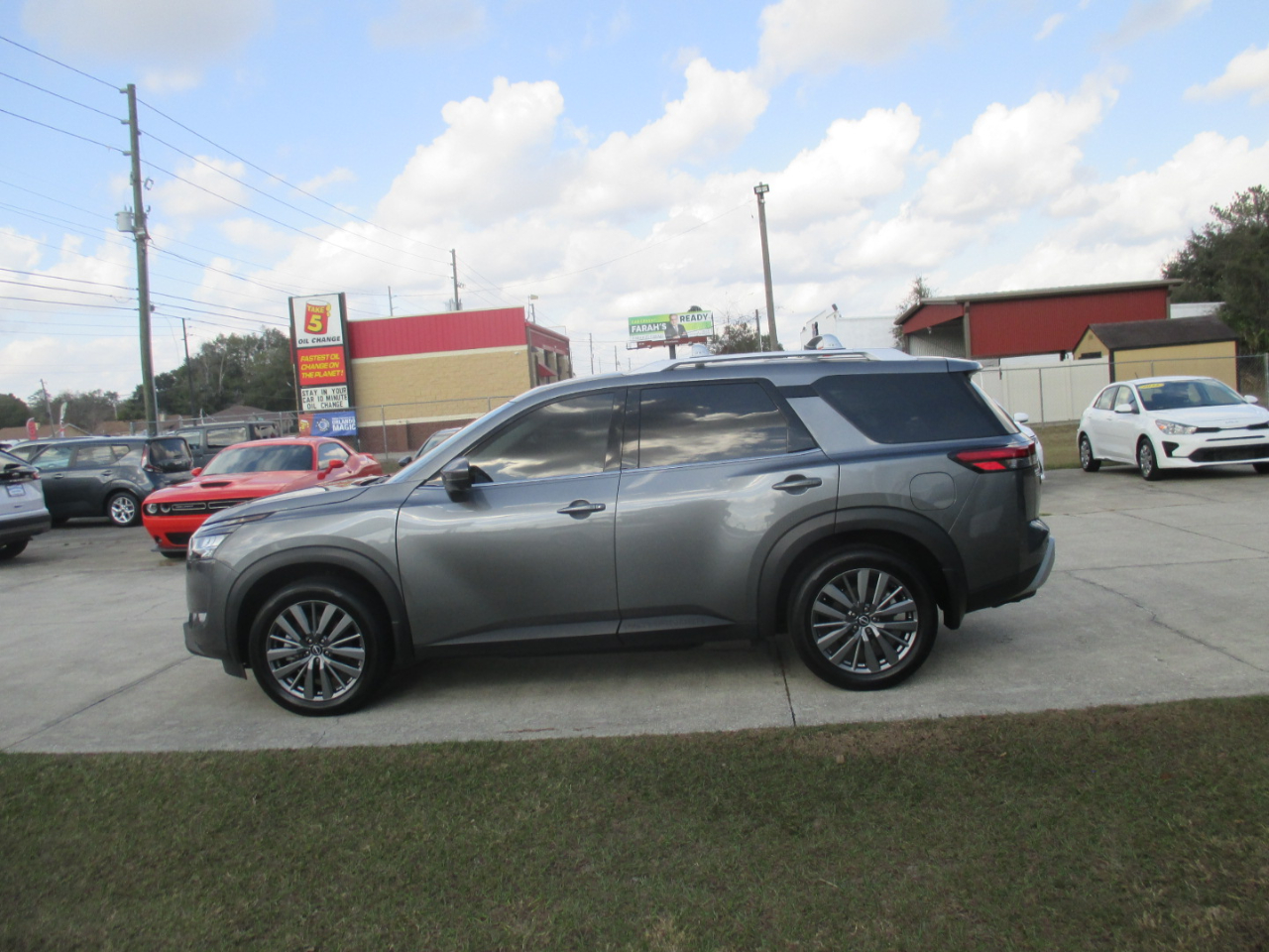 Nissan Pathfinder SL 2024