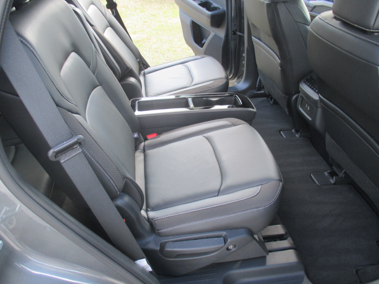 Nissan Pathfinder SL 2024