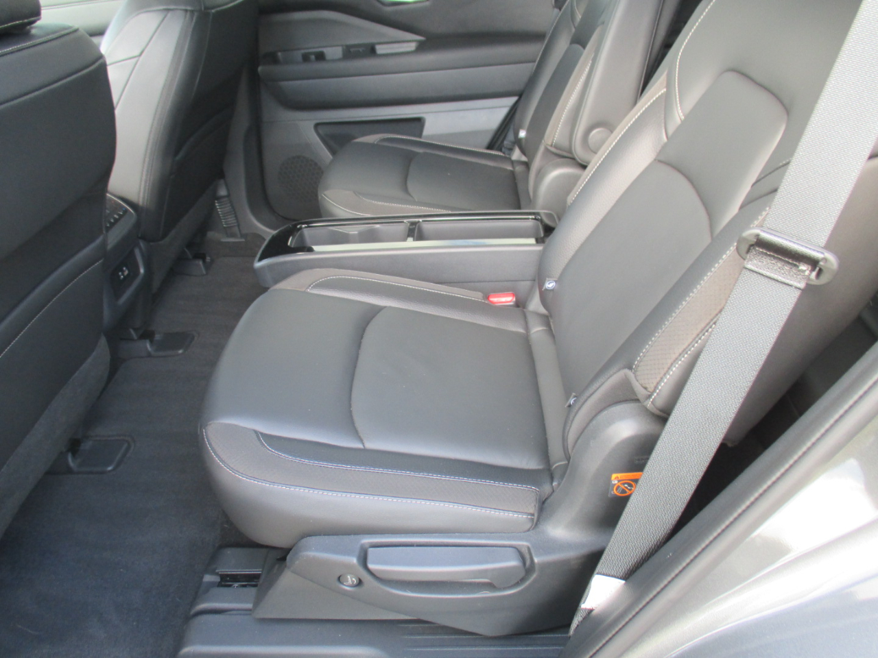 Nissan Pathfinder SL 2024