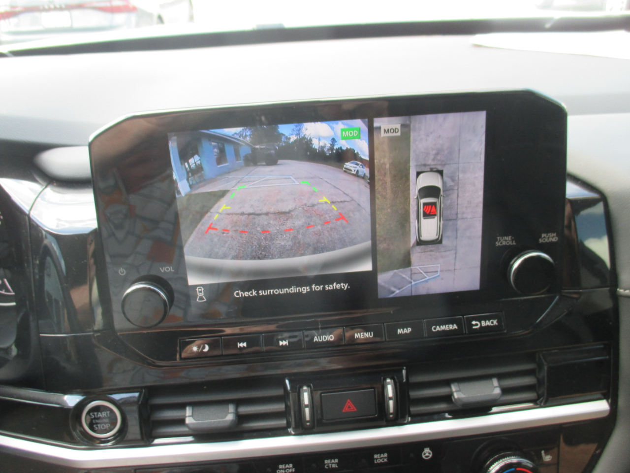 Nissan Pathfinder SL 2024