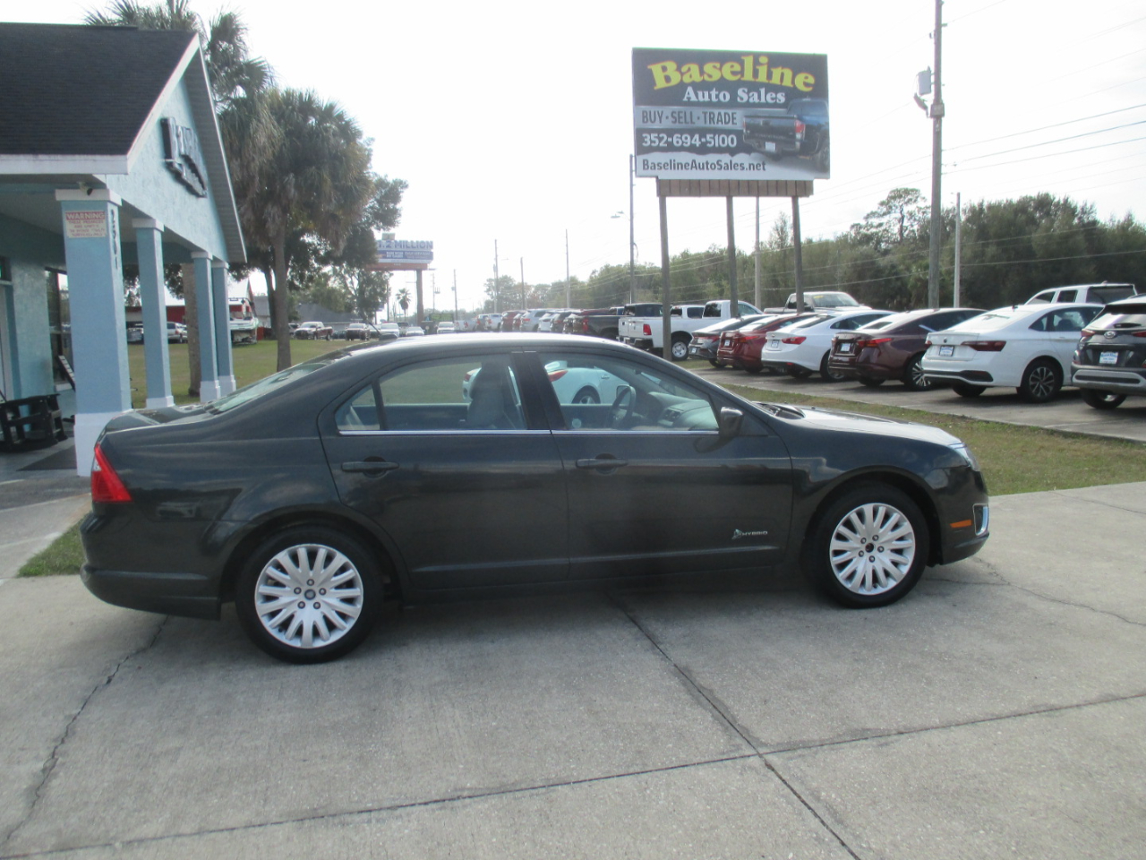 Ford Fusion Hybrid Sedan 2010