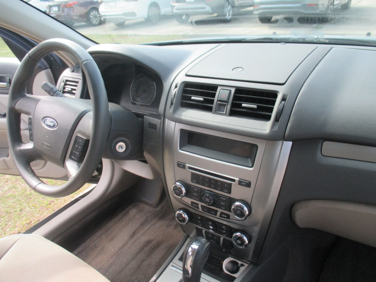 Ford Fusion Hybrid Sedan 2010