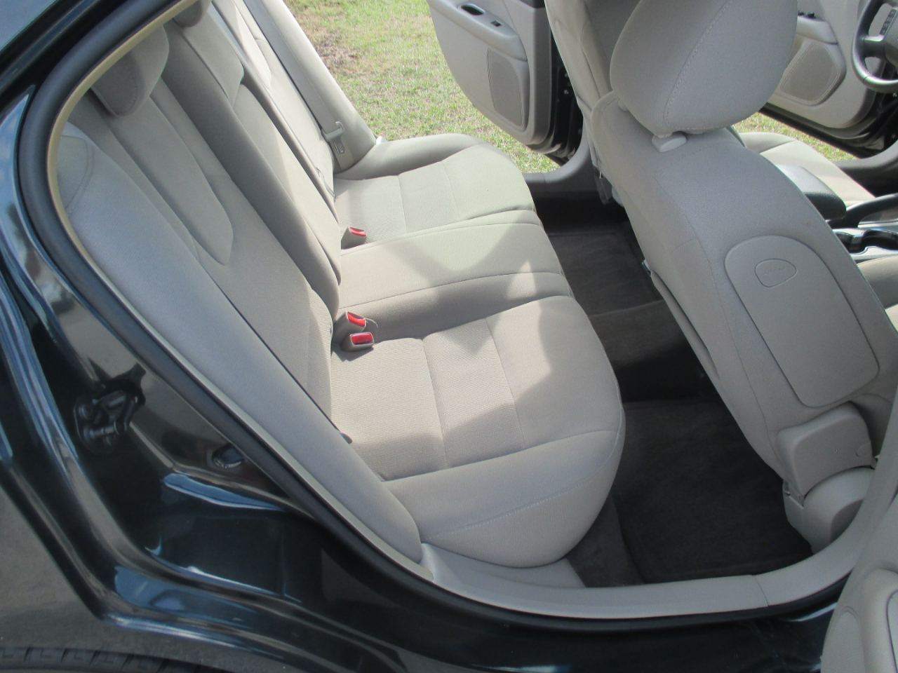 Ford Fusion Hybrid Sedan 2010