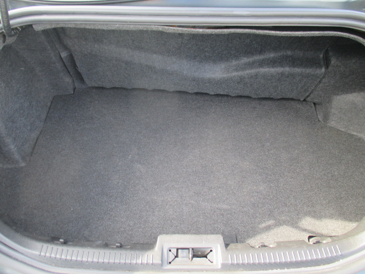 Ford Fusion Hybrid Sedan 2010