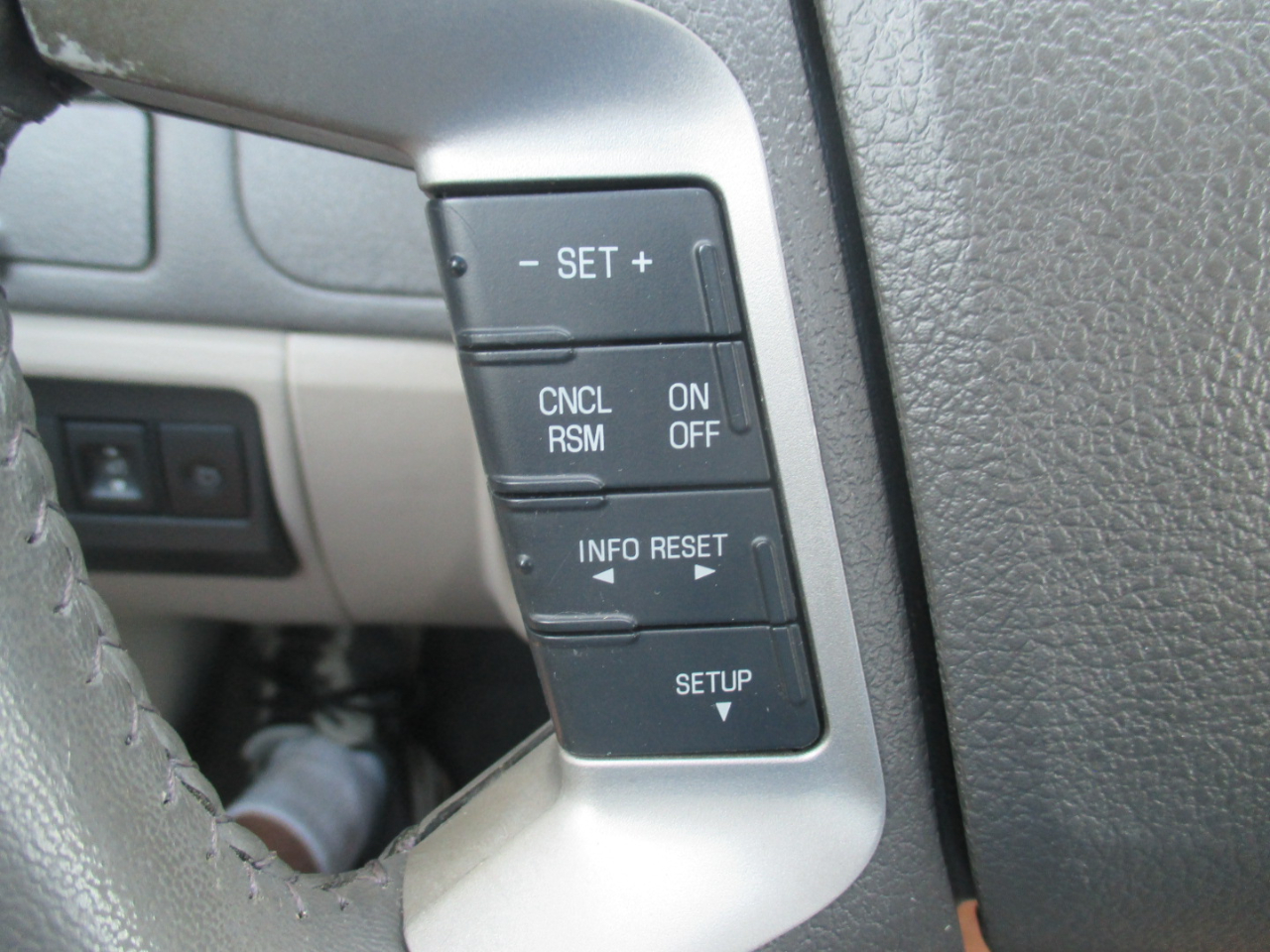 Ford Fusion Hybrid Sedan 2010