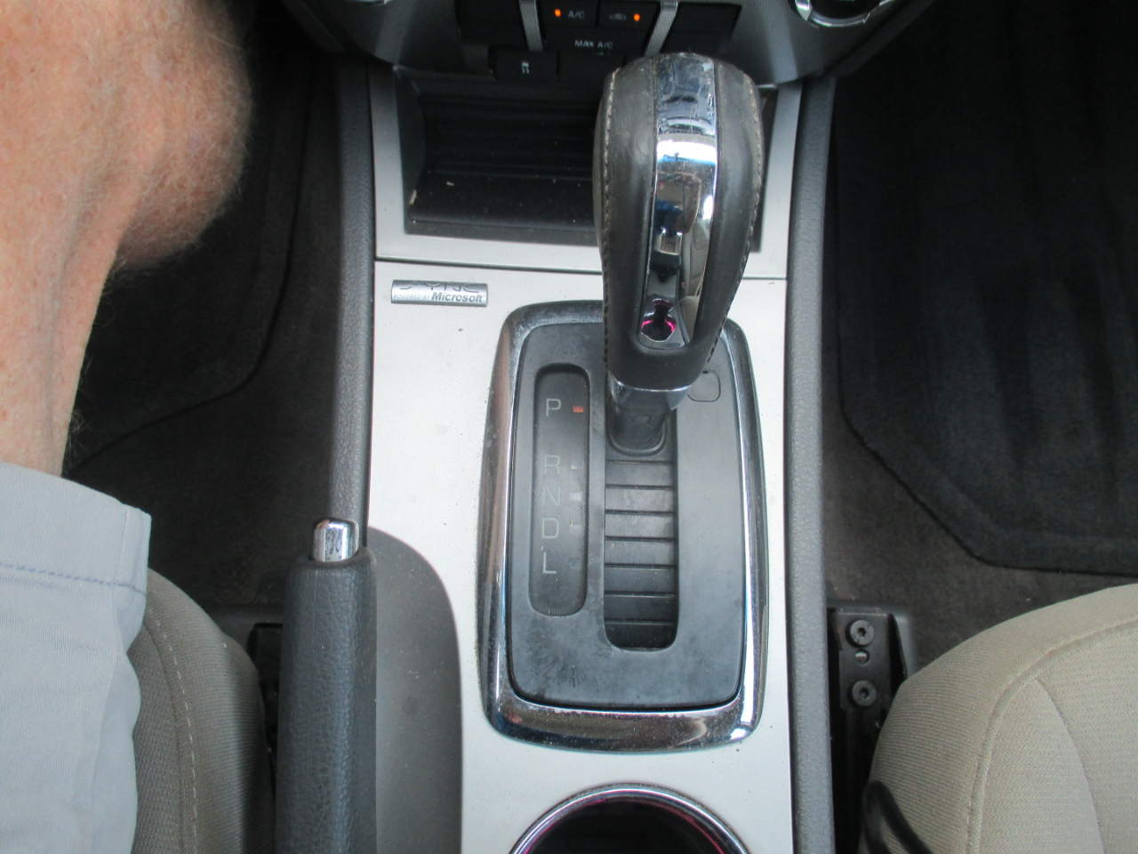 Ford Fusion Hybrid Sedan 2010