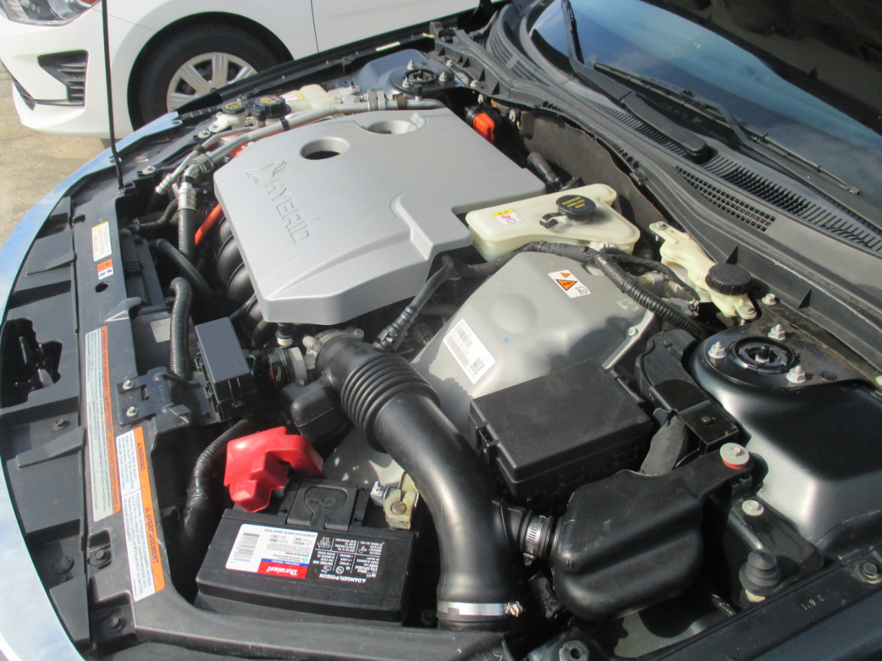 Ford Fusion Hybrid Sedan 2010