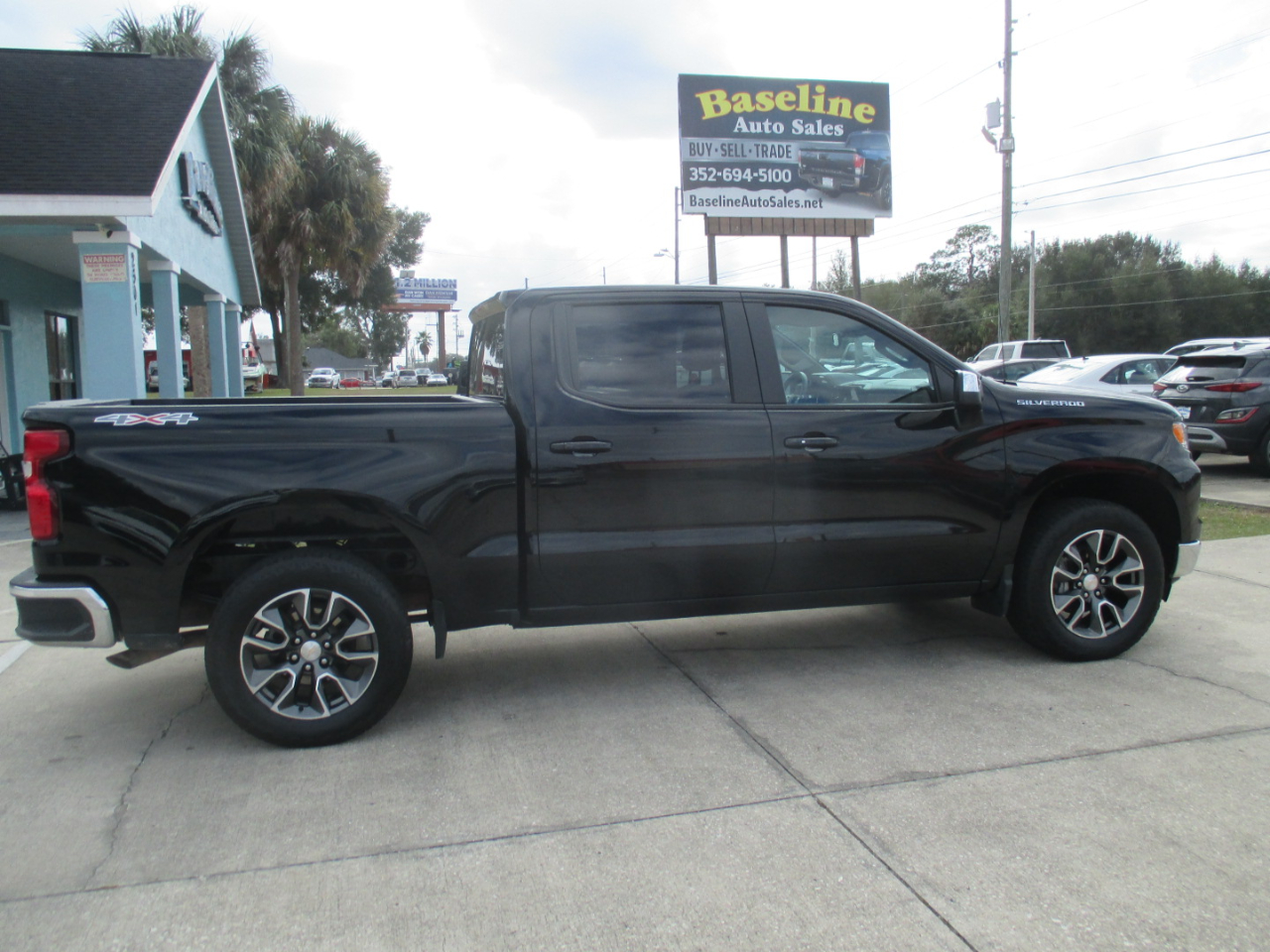 Chevrolet Silverado 1500 LT-L Crew Cab 4WD 2024