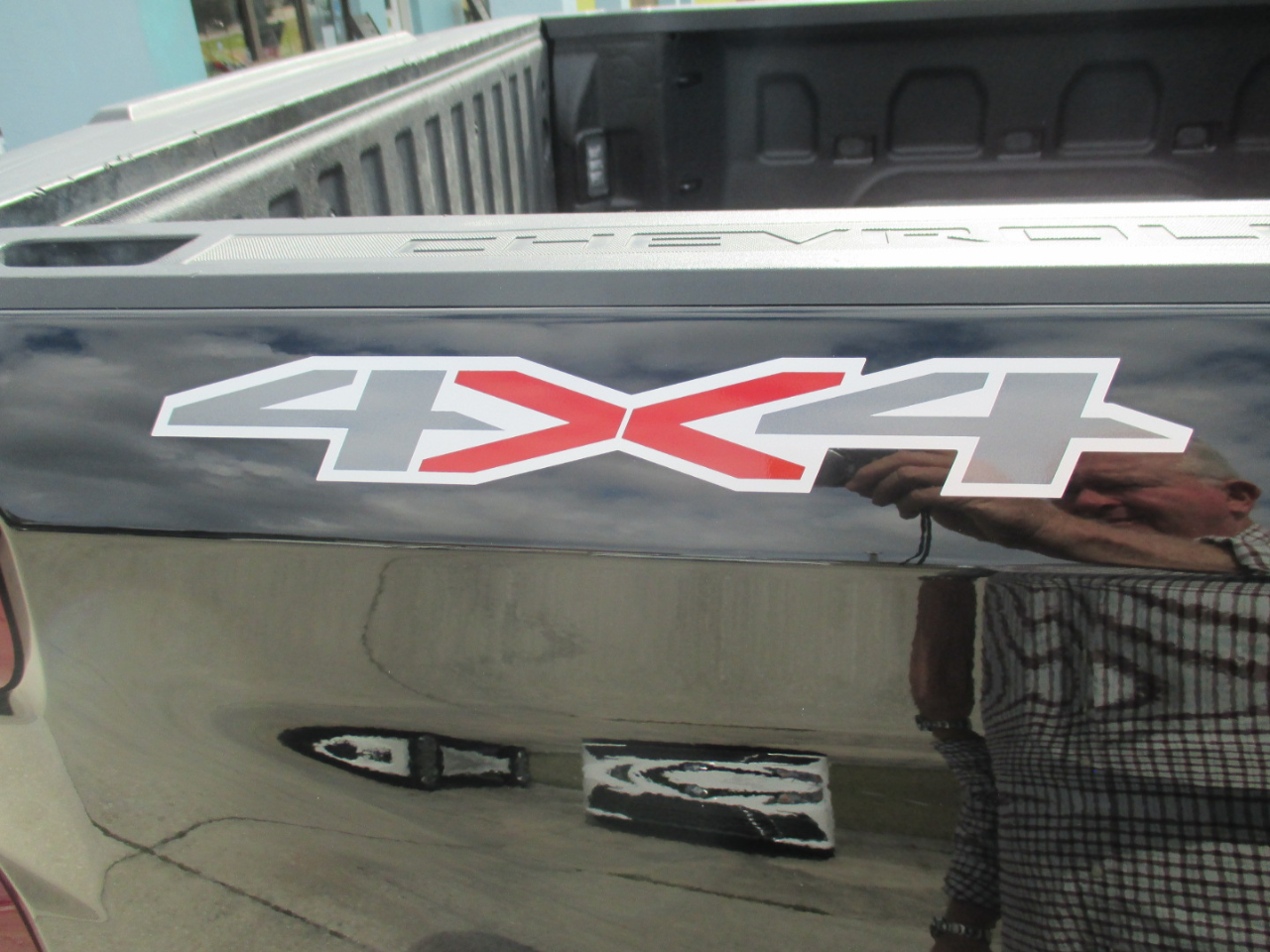 Chevrolet Silverado 1500 LT-L Crew Cab 4WD 2024