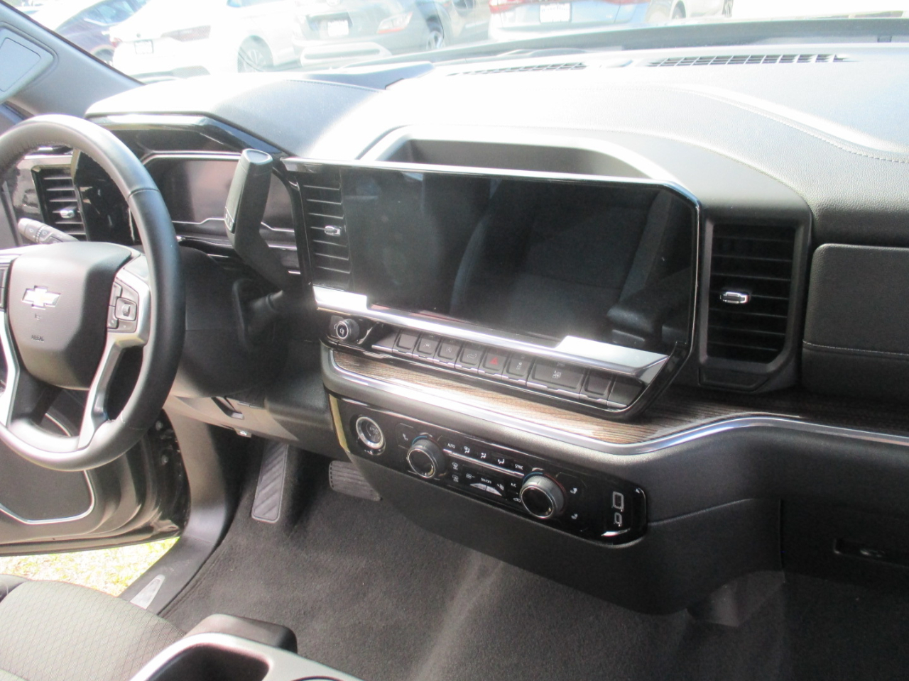 Chevrolet Silverado 1500 LT-L Crew Cab 4WD 2024