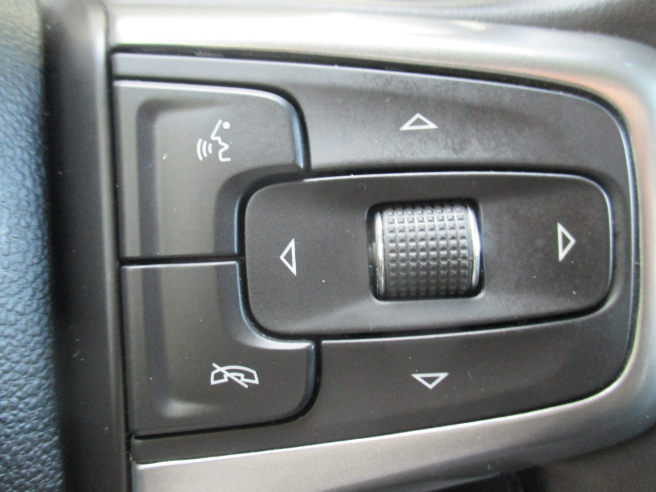 Chevrolet Silverado 1500 LT-L Crew Cab 4WD 2024