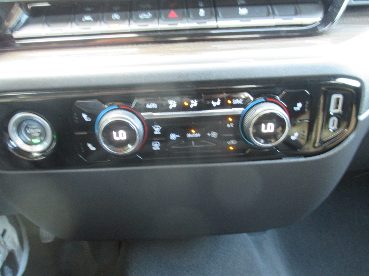 Chevrolet Silverado 1500 LT-L Crew Cab 4WD 2024