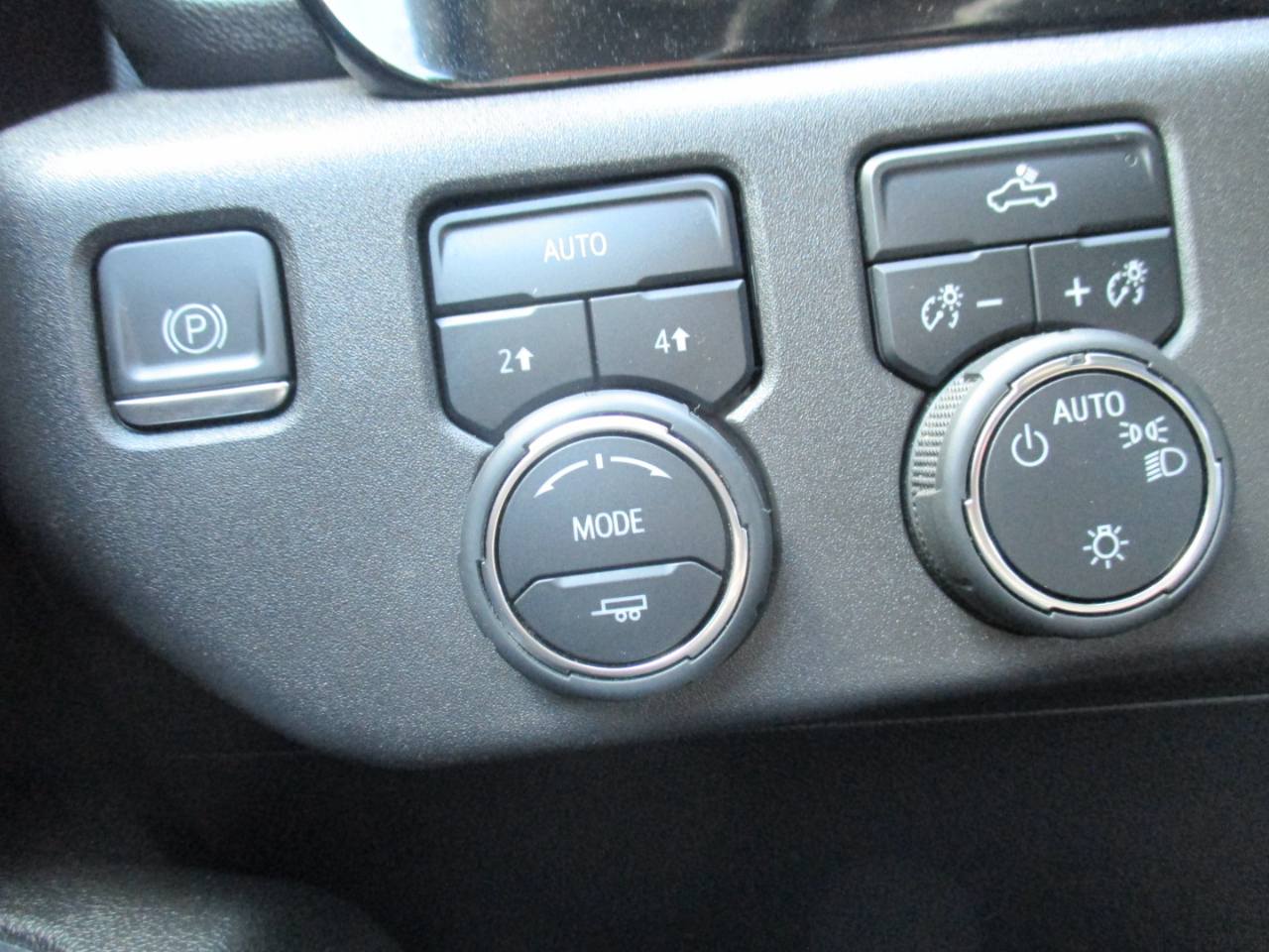 Chevrolet Silverado 1500 LT-L Crew Cab 4WD 2024