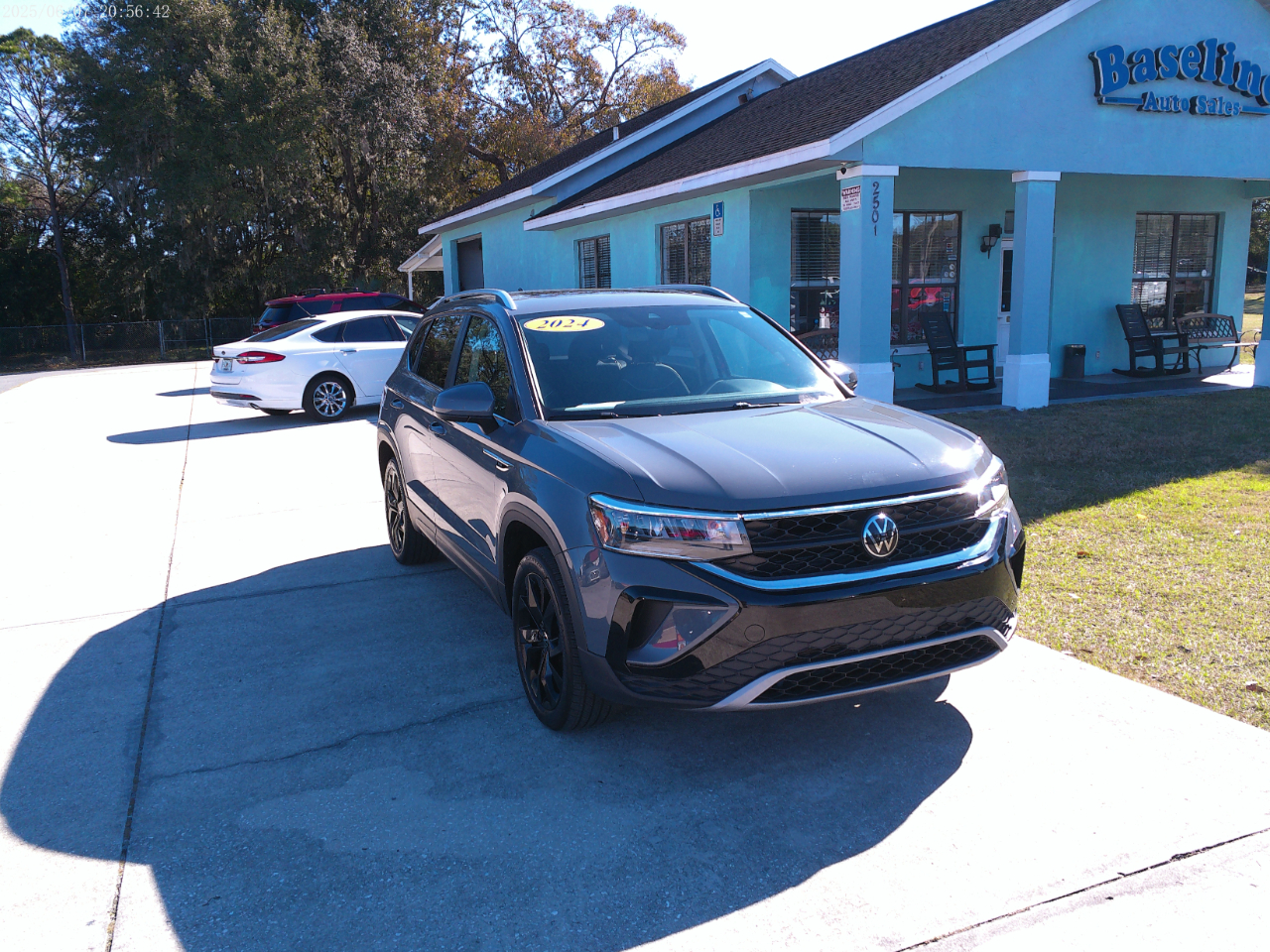 Volkswagen Taos SE Black 2024