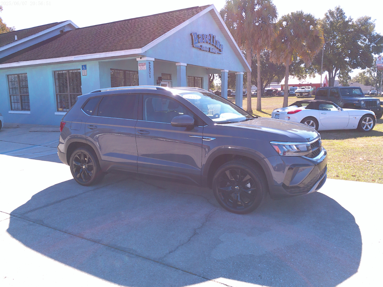 Volkswagen Taos SE Black 2024