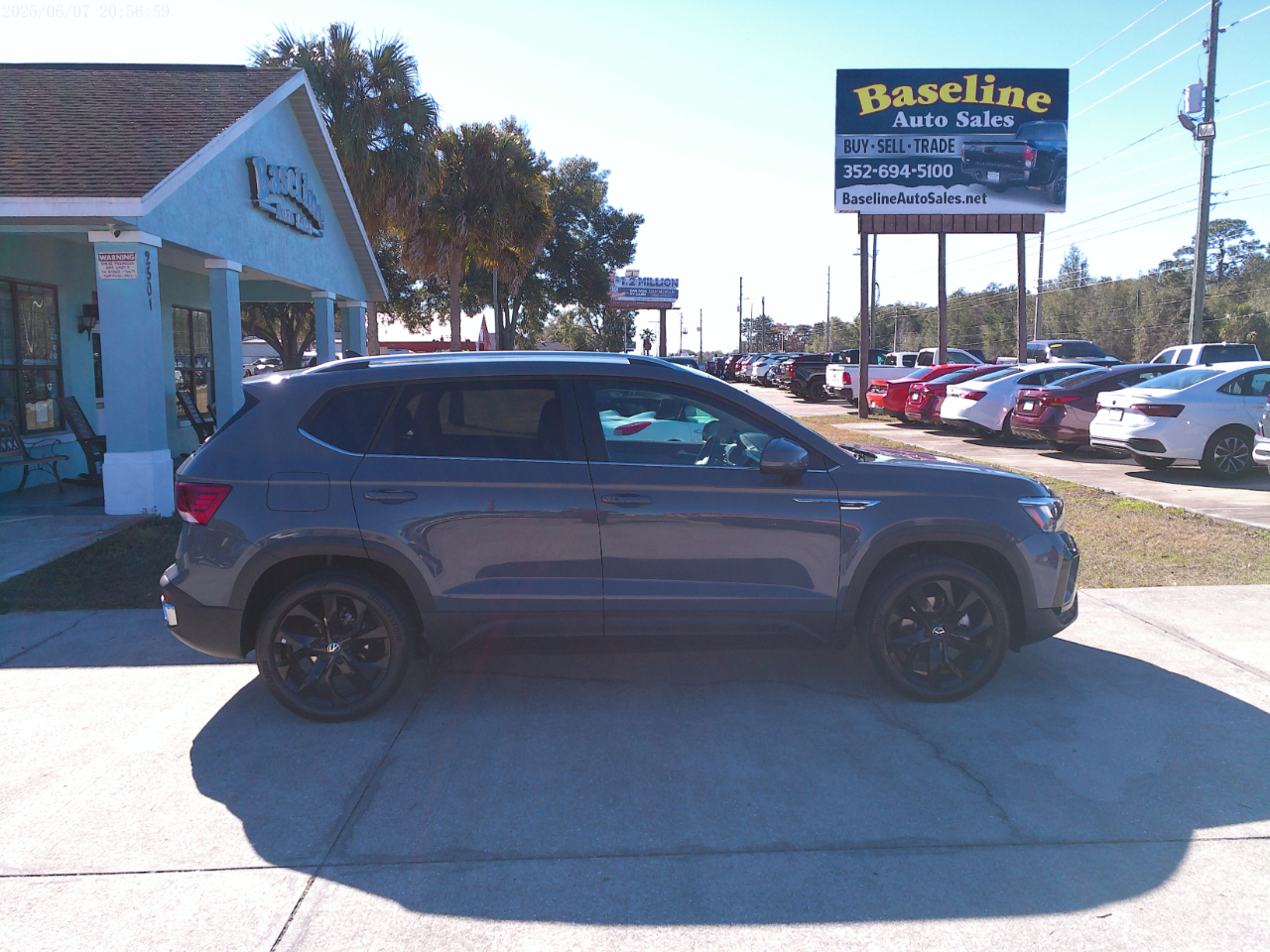 Volkswagen Taos SE Black 2024