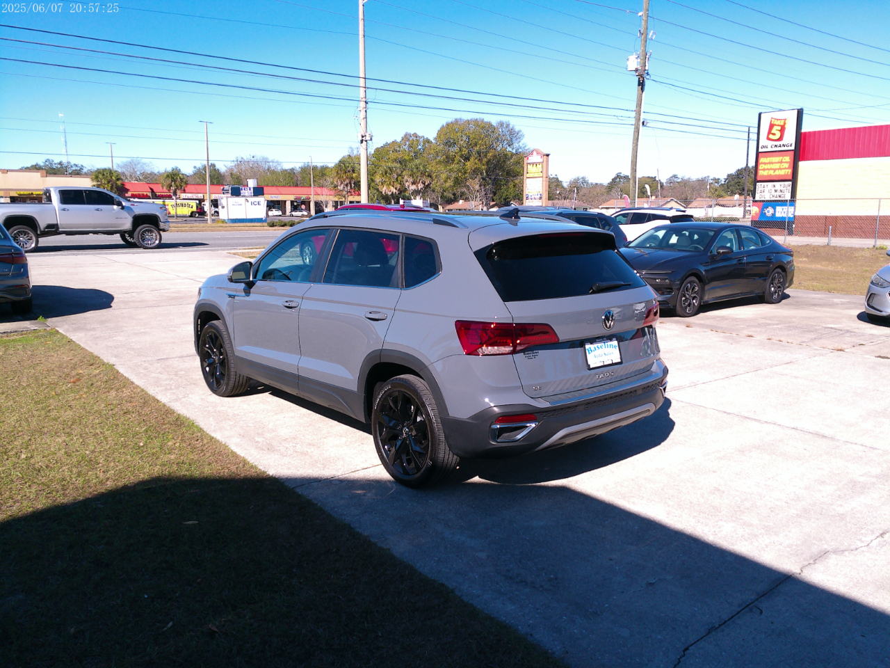Volkswagen Taos SE Black 2024