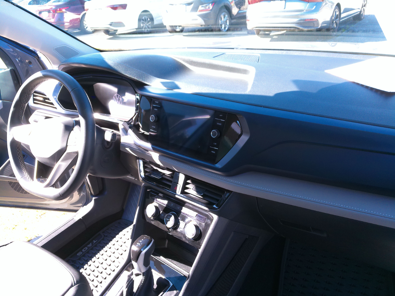 Volkswagen Taos SE Black 2024