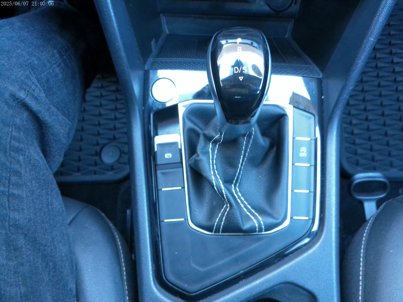 Volkswagen Taos SE Black 2024