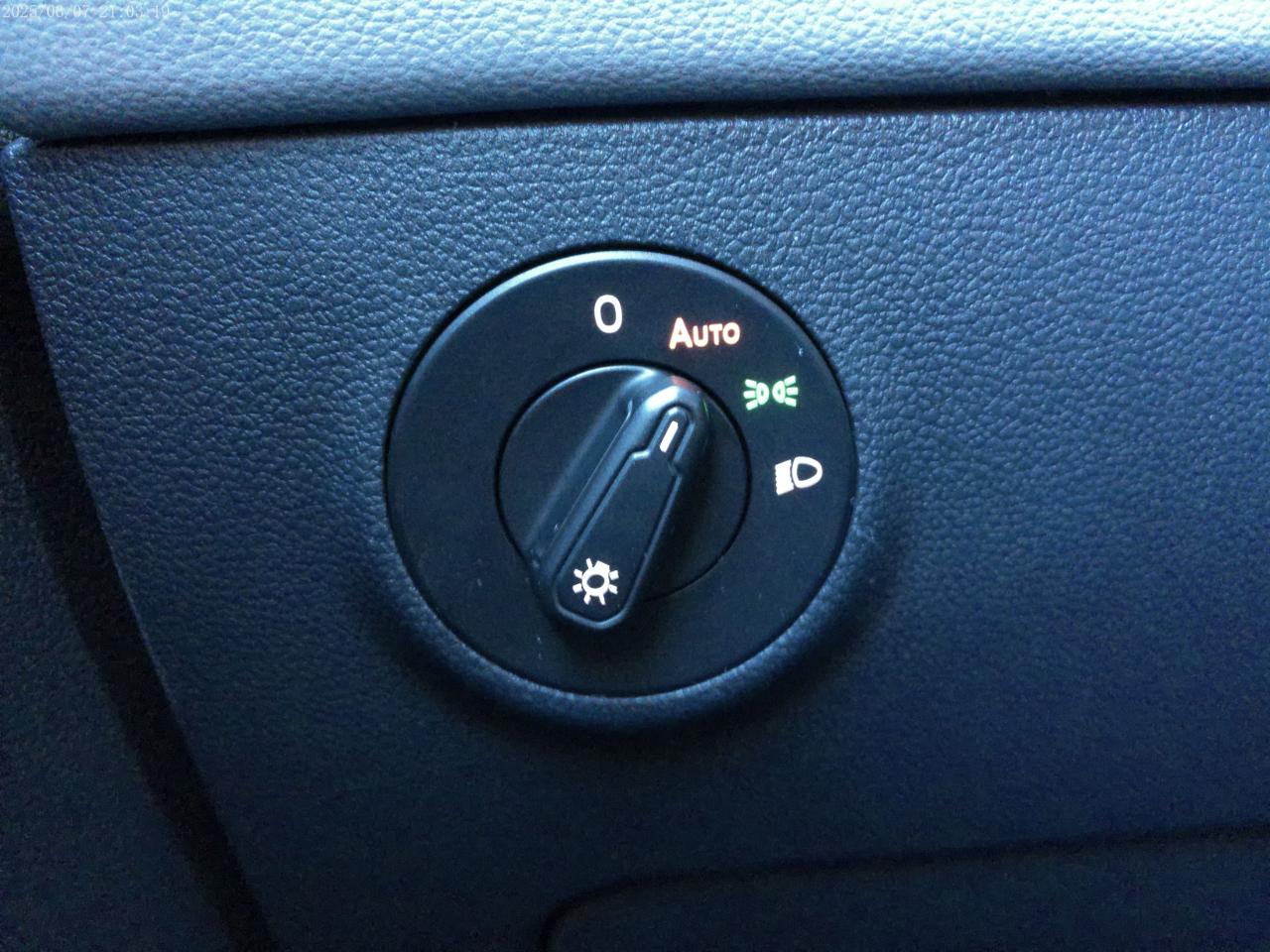 Volkswagen Taos SE Black 2024