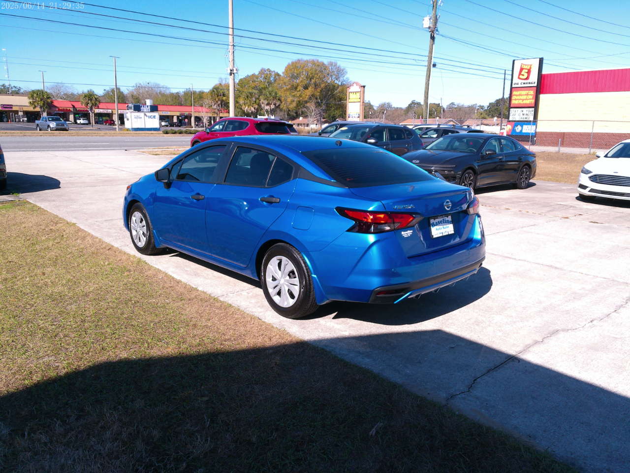 Nissan Versa S CVT 2020