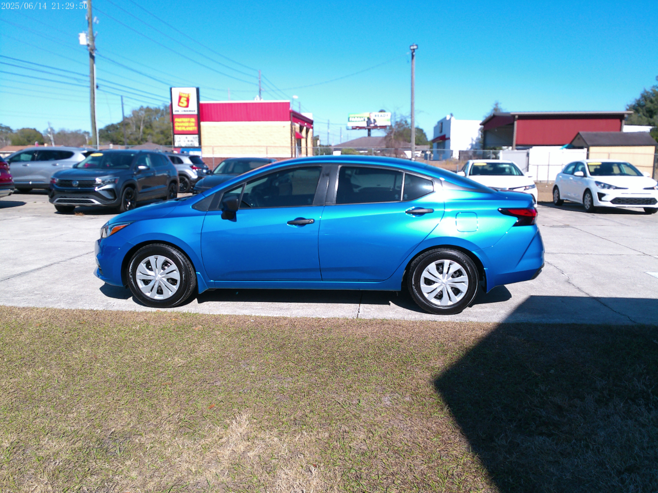 Nissan Versa S CVT 2020