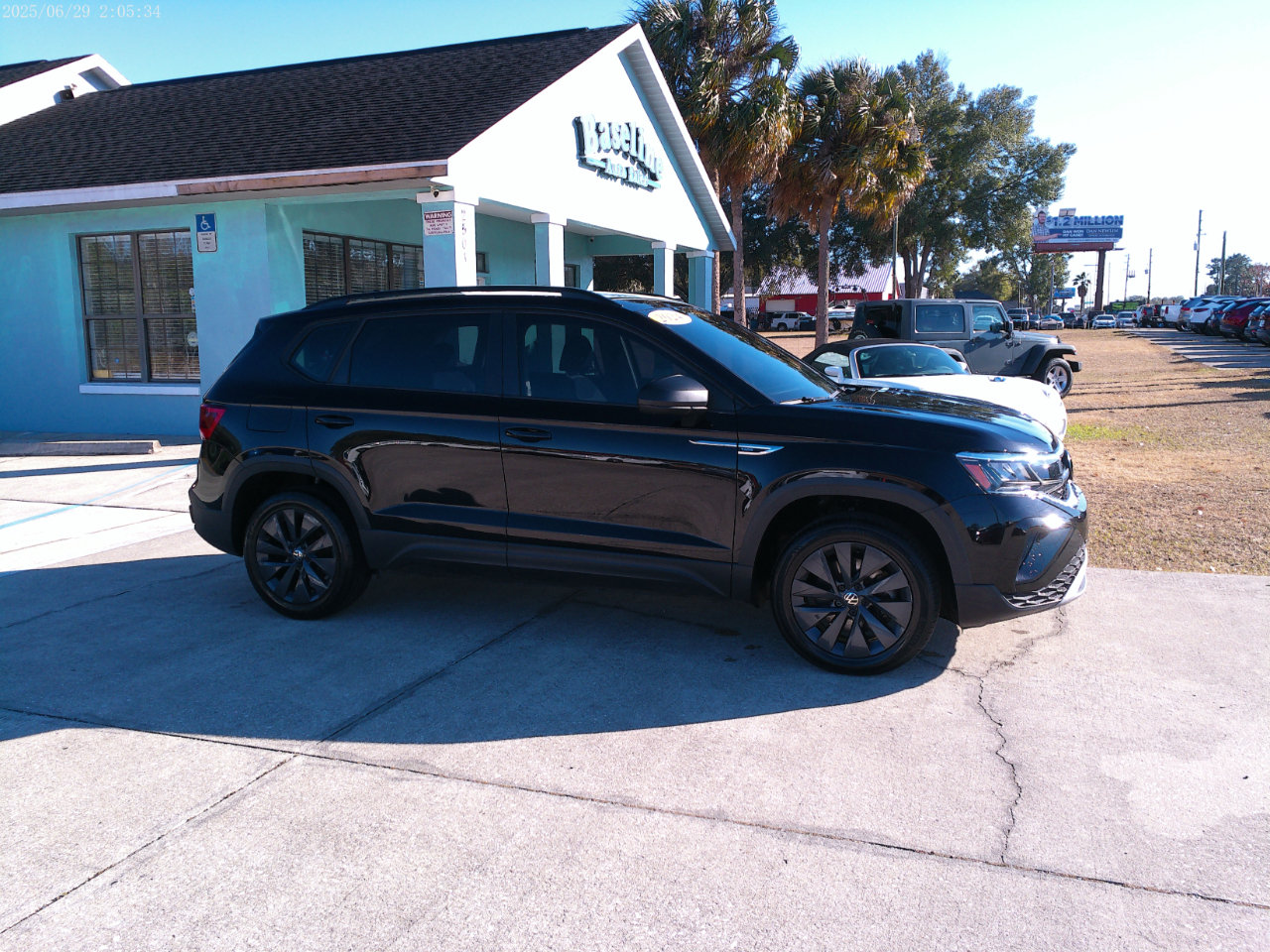 Volkswagen Taos S 2024