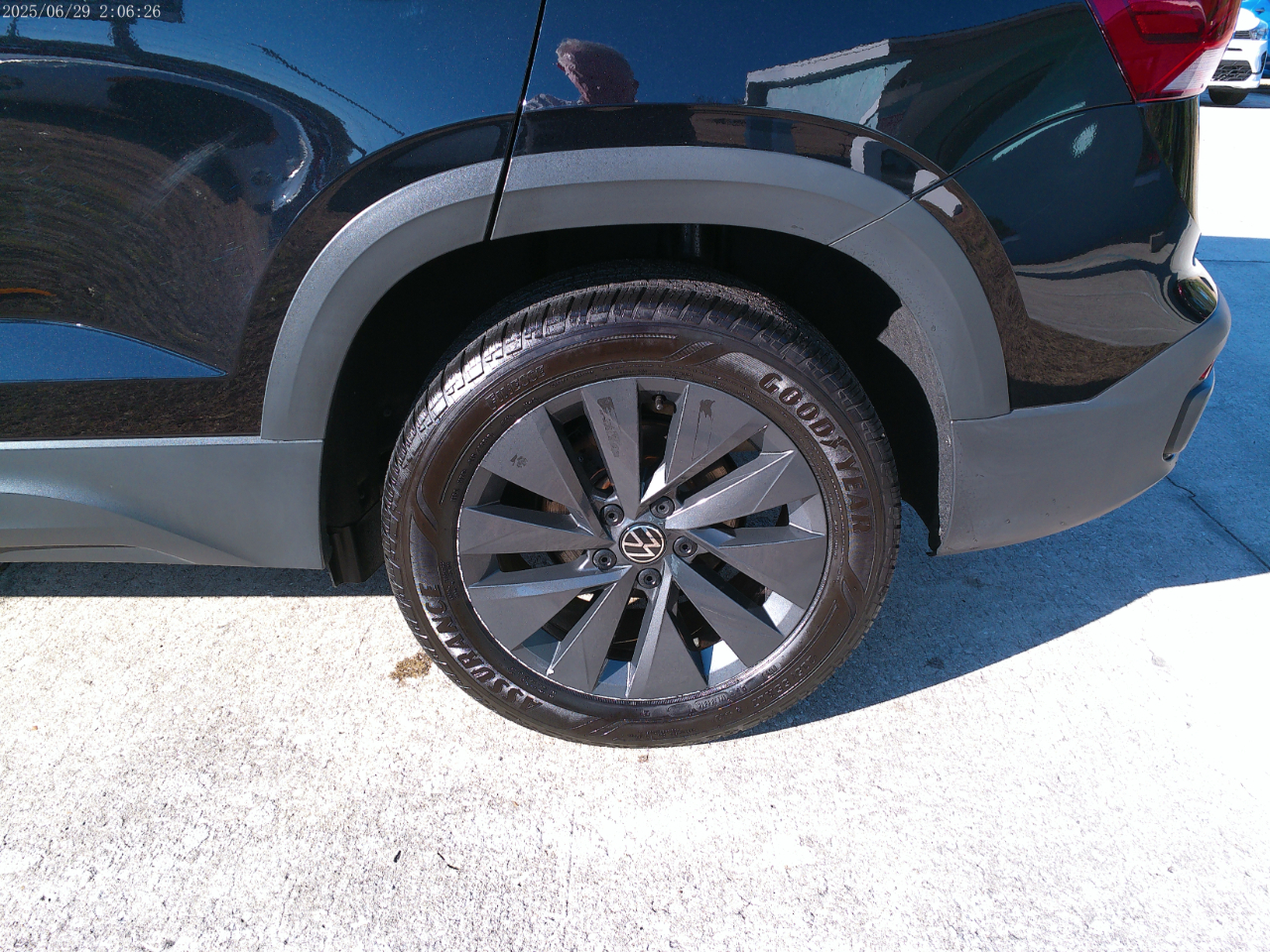 Volkswagen Taos S 2024