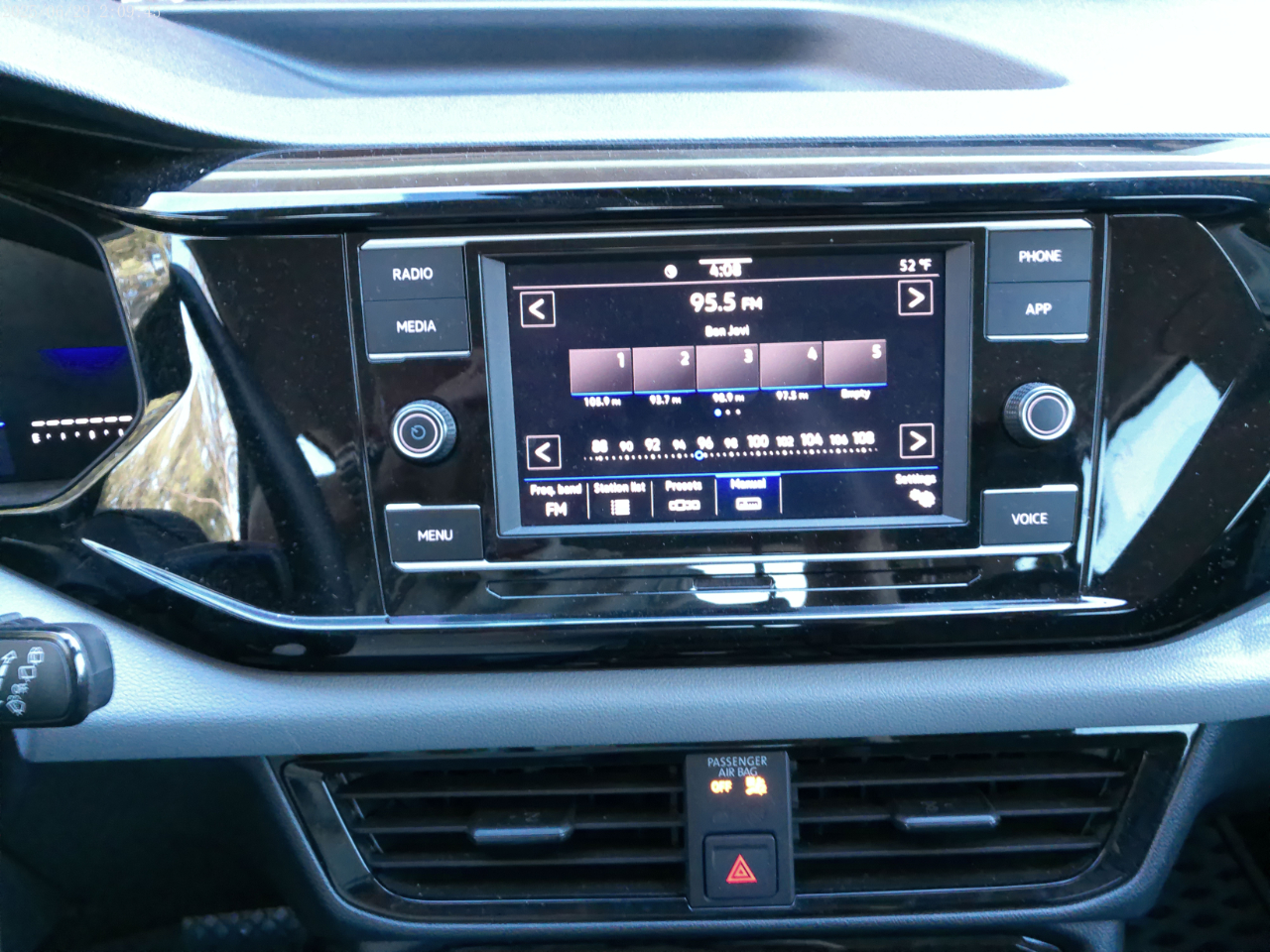 Volkswagen Taos S 2024