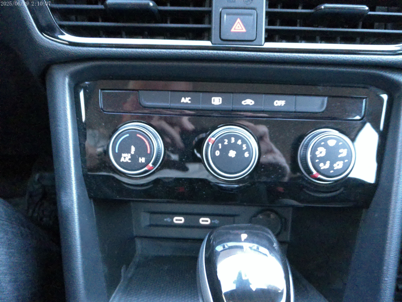 Volkswagen Taos S 2024