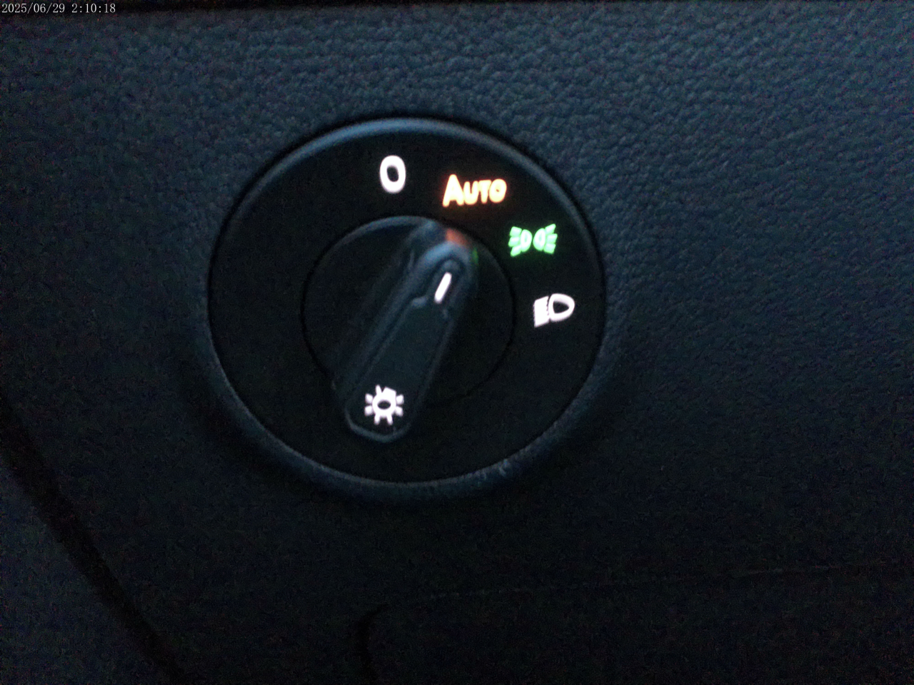 Volkswagen Taos S 2024