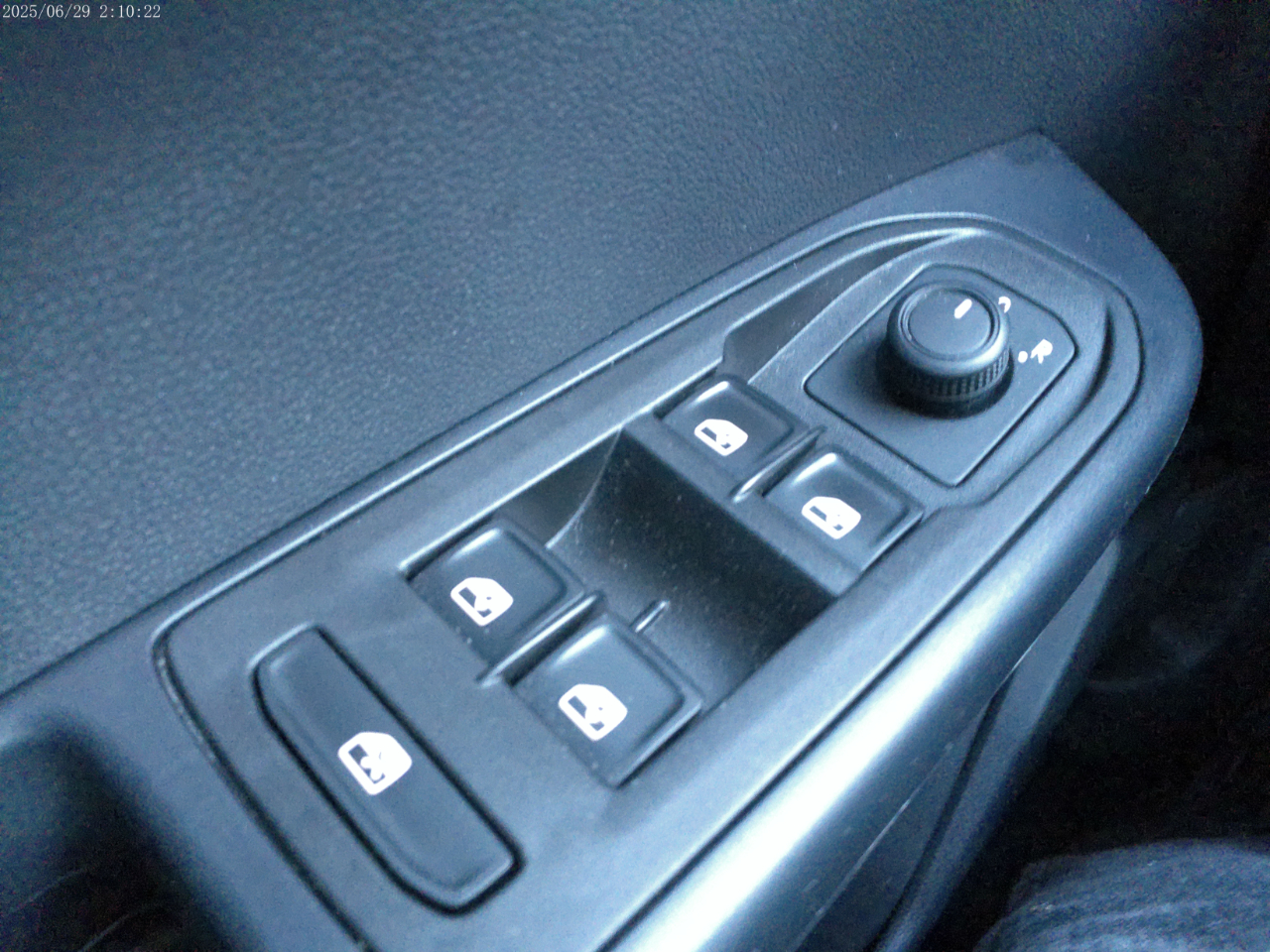 Volkswagen Taos S 2024