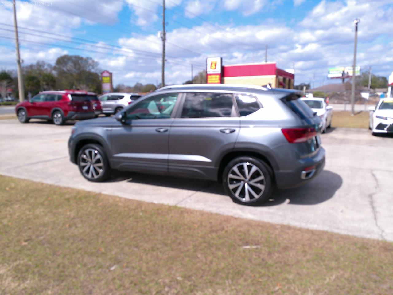 Volkswagen Taos SE 2022