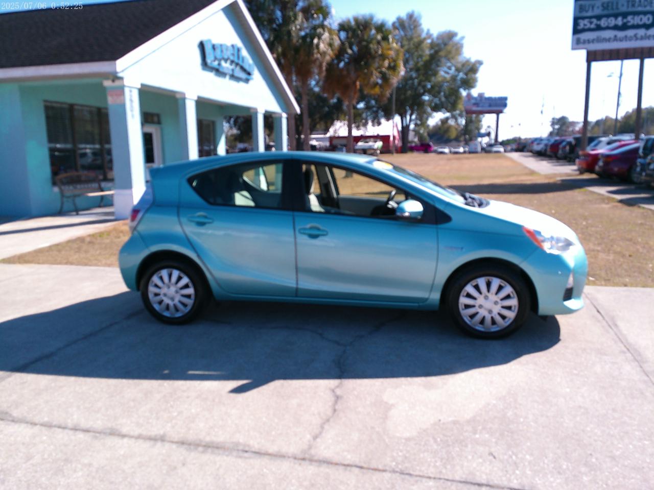 Toyota Prius c One 2013