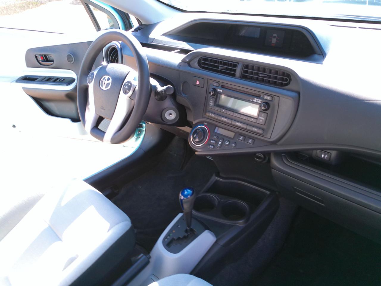Toyota Prius c One 2013
